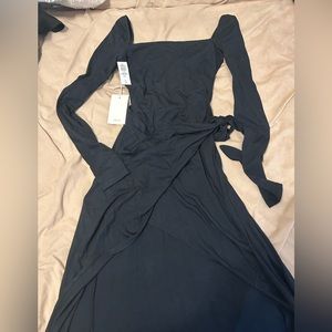 aritzia Saturn long sleeve Midi Dress